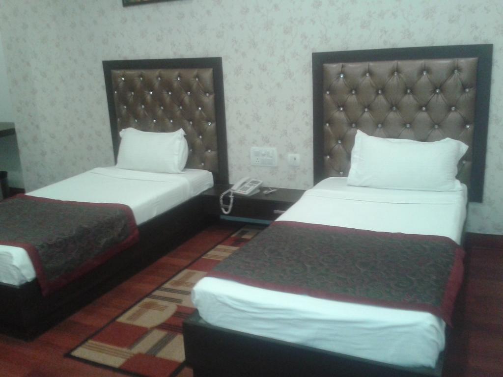 Hotel Krishna International Vrindāvan Oda fotoğraf