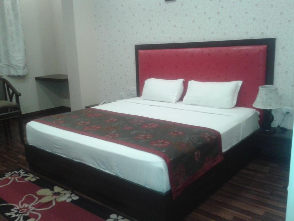 Hotel Krishna International Vrindāvan Dış mekan fotoğraf