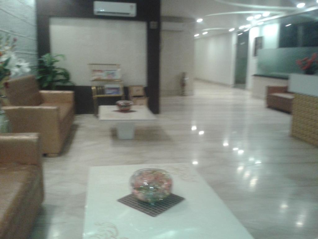 Hotel Krishna International Vrindāvan Dış mekan fotoğraf