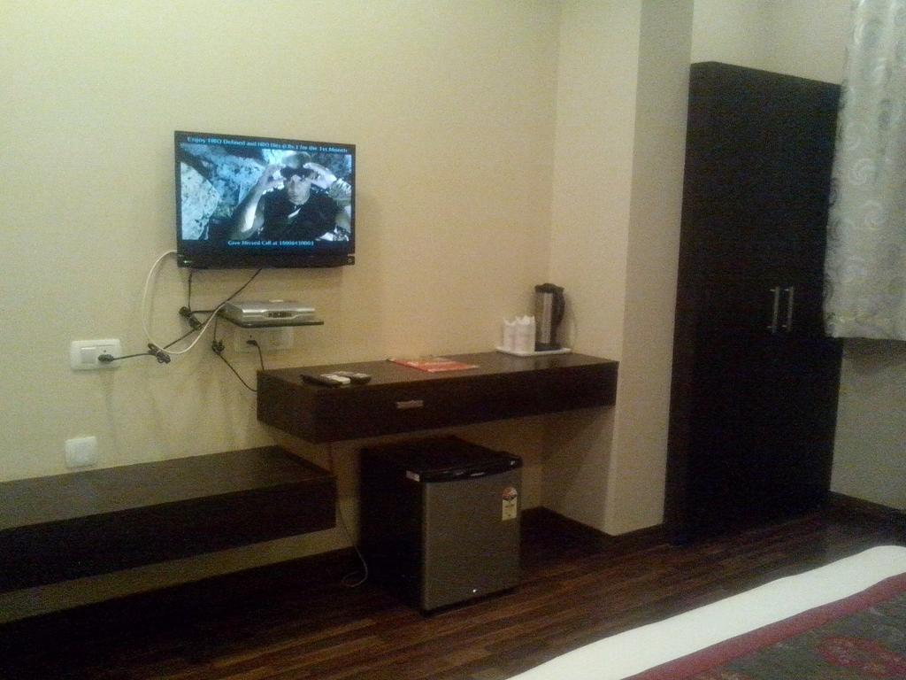 Hotel Krishna International Vrindāvan Oda fotoğraf