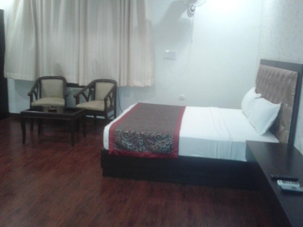 Hotel Krishna International Vrindāvan Dış mekan fotoğraf