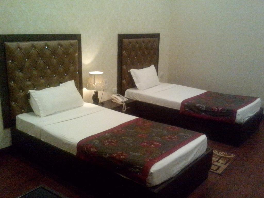 Hotel Krishna International Vrindāvan Oda fotoğraf