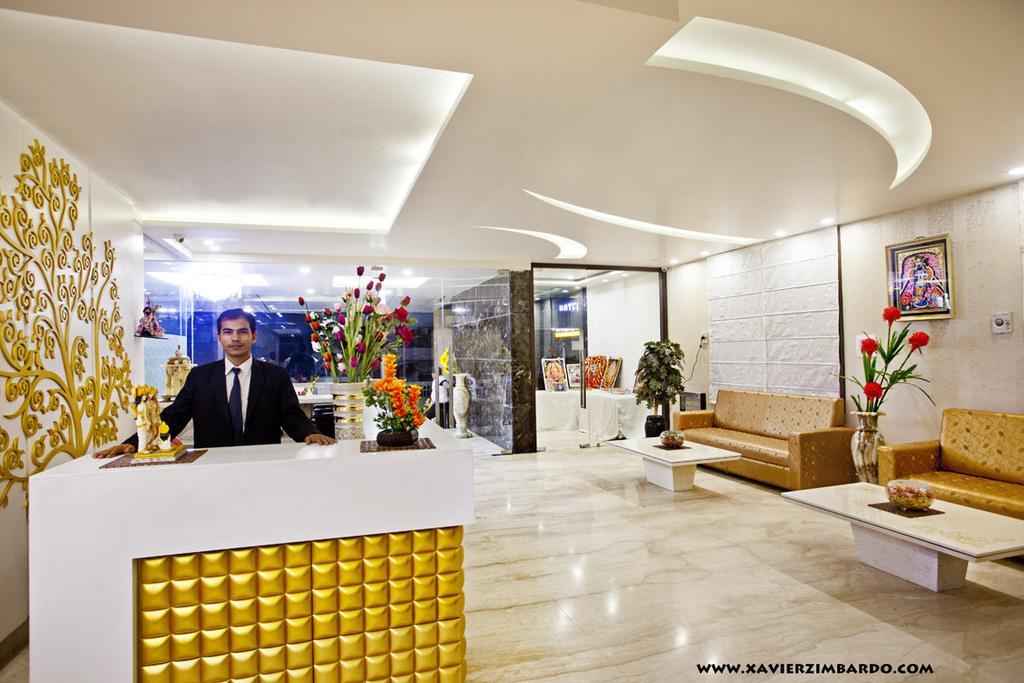 Hotel Krishna International Vrindāvan Dış mekan fotoğraf