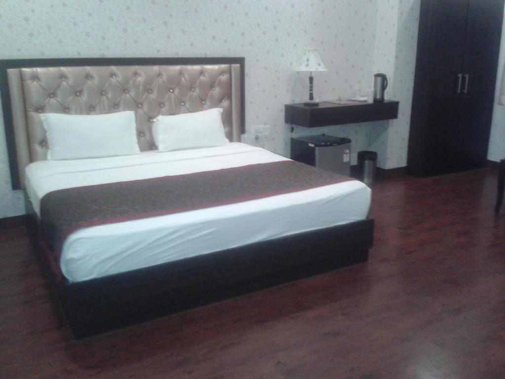 Hotel Krishna International Vrindāvan Dış mekan fotoğraf