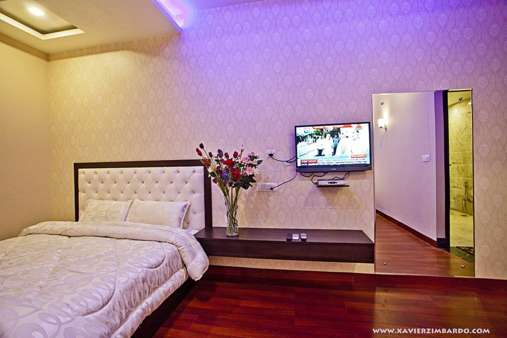 Hotel Krishna International Vrindāvan Dış mekan fotoğraf