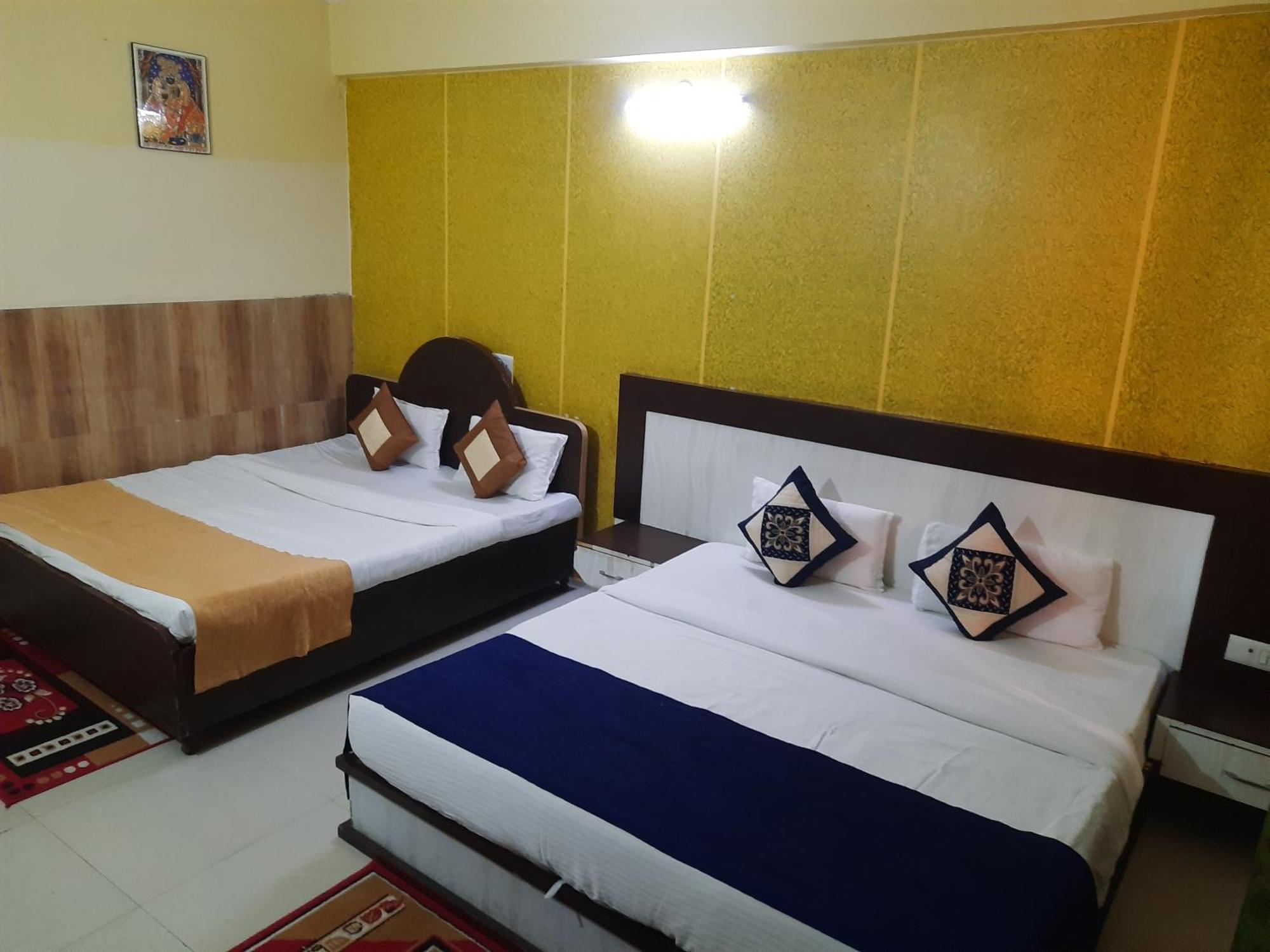 Hotel Krishna International Vrindāvan Dış mekan fotoğraf