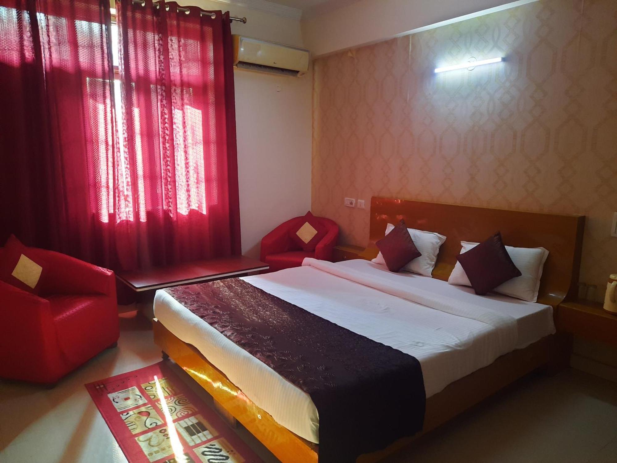 Hotel Krishna International Vrindāvan Dış mekan fotoğraf
